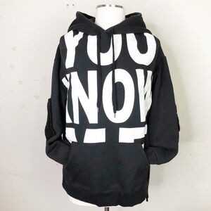 𝅺Loading By Designer Club Large black hoodie